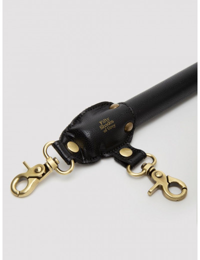 Черная распорка для ног Bound to You Faux Leather Spreader Bar - 50,8 см.