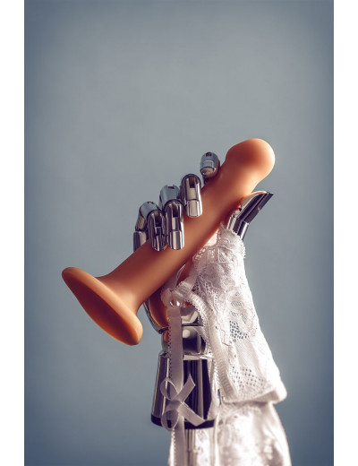 Телесный фаллос на присоске Silicone Bendable Dildo M - 18 см.
