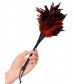 Кисточка с красно-чёрными пёрышками FRISKY FEATHER DUSTER - 36 см.