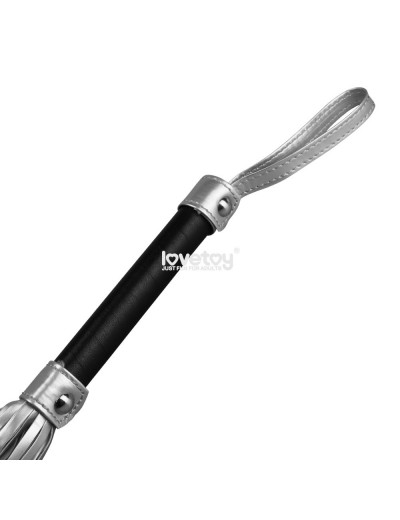 Серебристая плетка Struggle My Flogger с черной ручкой - 45 см.
